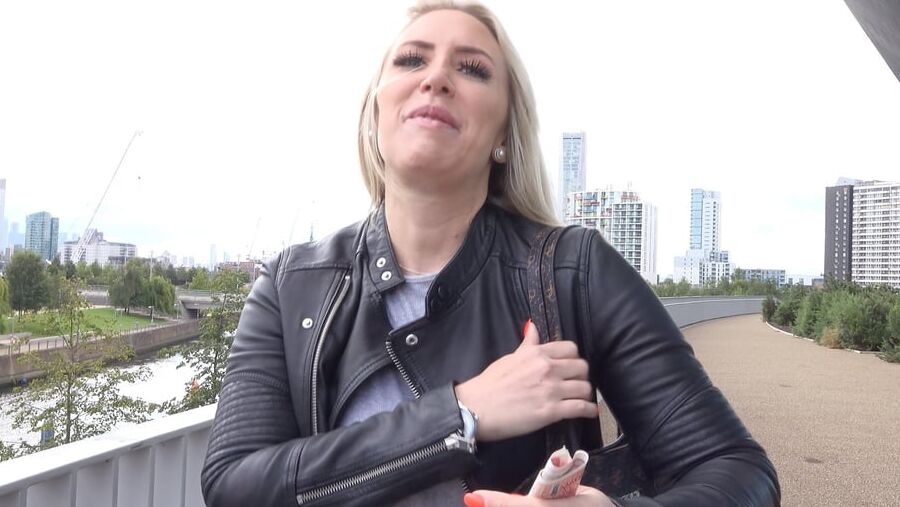 GERMAN SCOUT - BIG ASS AND BOOBS MILF KARLIE PICKUP AND FUCK