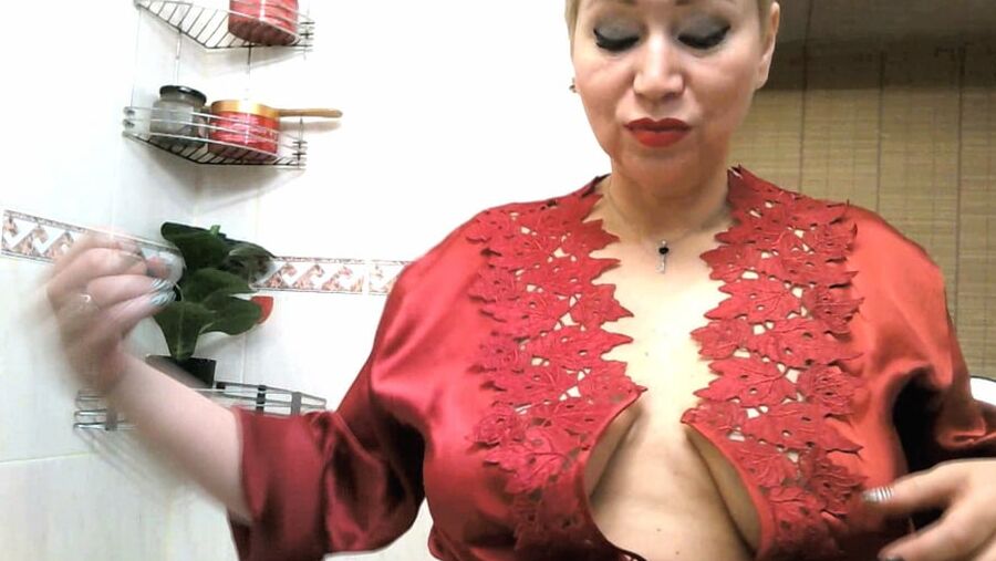 Hot russian MILF Aimee sucking & masturbates in shower!