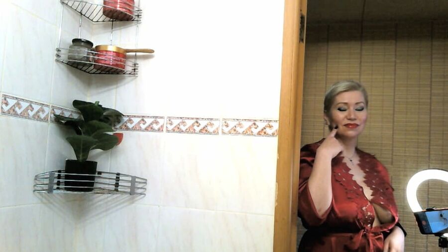 Hot russian MILF Aimee sucking & masturbates in shower!
