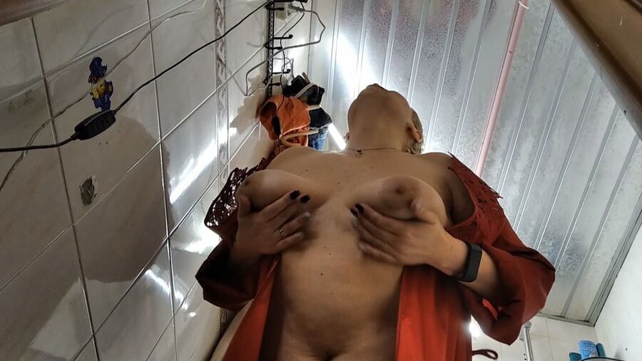 Hot russian MILF Aimee sucking & masturbates in shower!