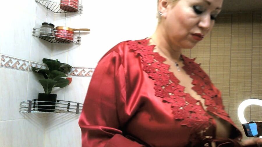 Hot russian MILF Aimee sucking & masturbates in shower!