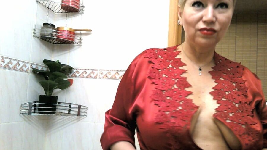 Hot russian MILF Aimee sucking & masturbates in shower!