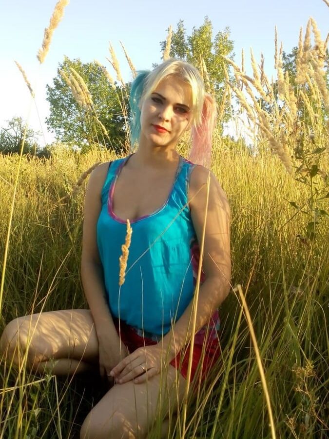 Go to my free twitter!)