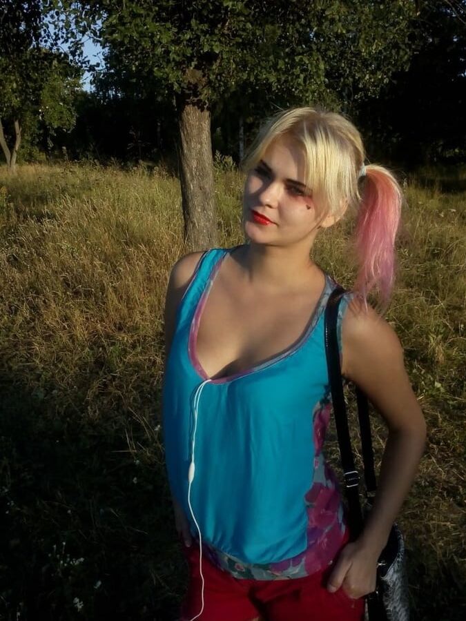 Go to my free twitter!)