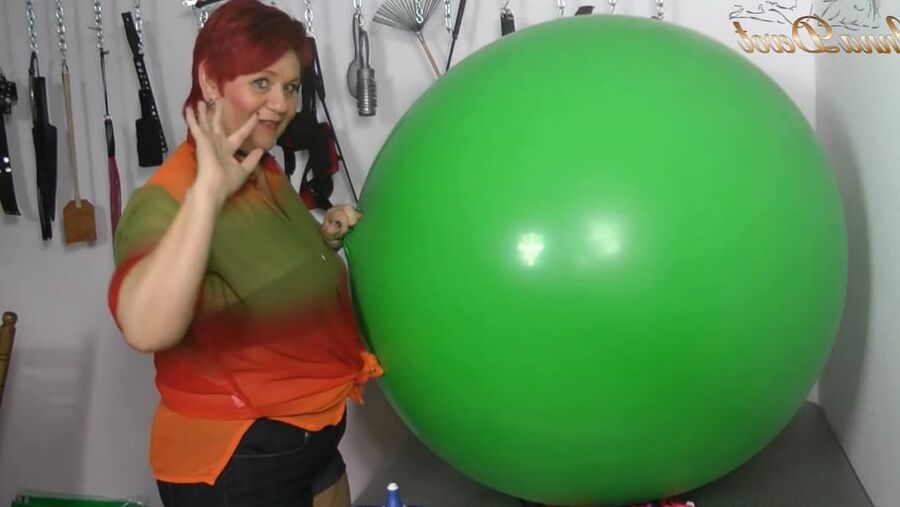 Mega balloon blow up