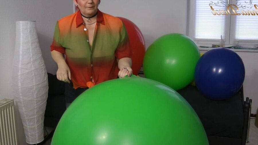 Mega balloon blow up