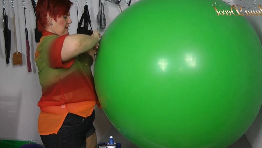 Mega balloon blow up