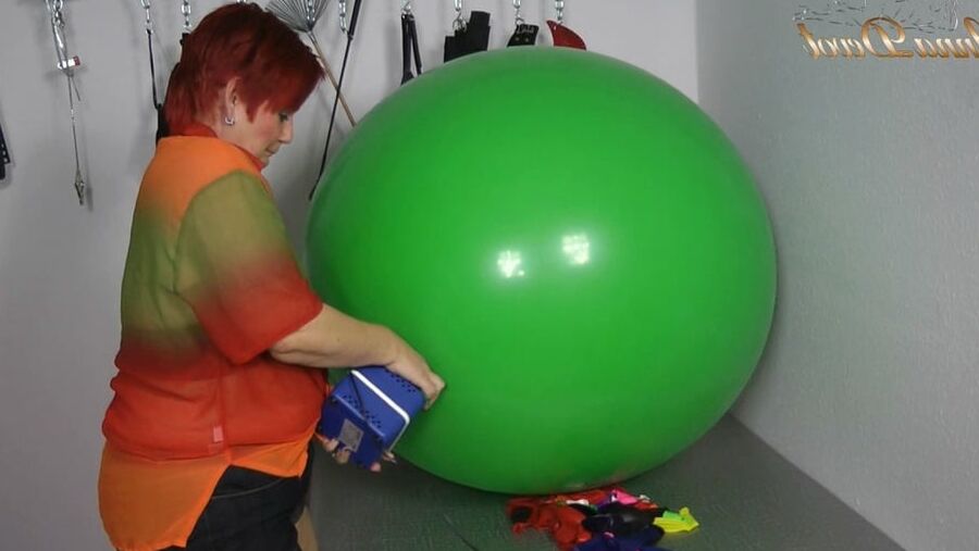 Mega balloon blow up