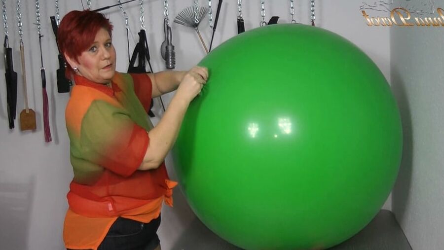 Mega balloon blow up