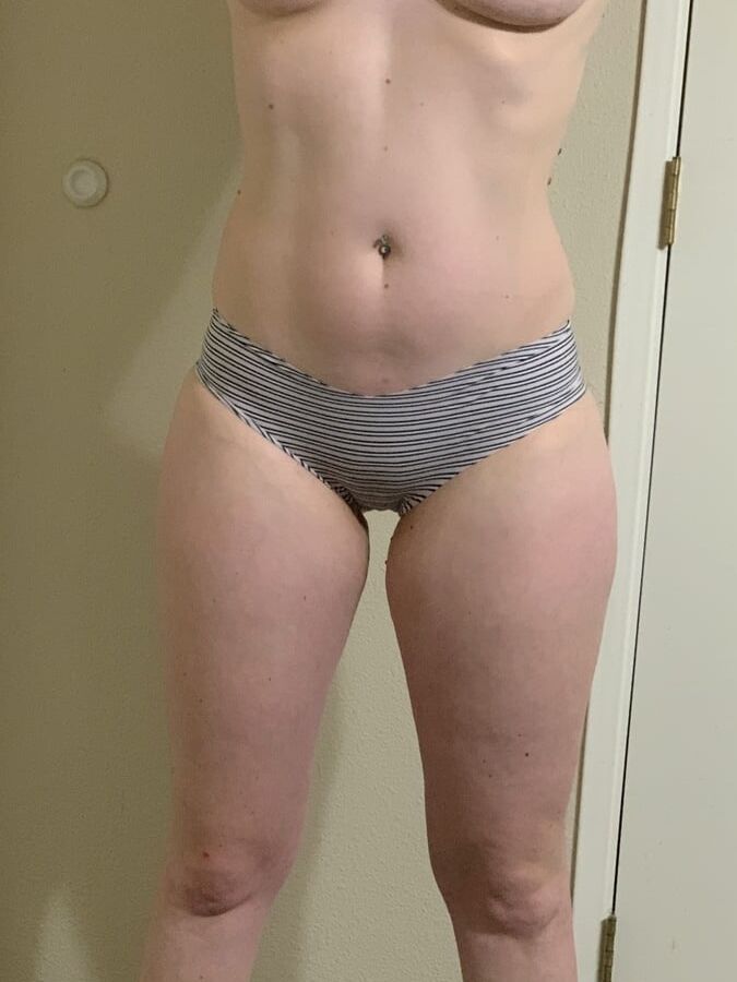 Bubble butt in panties with cameltoe