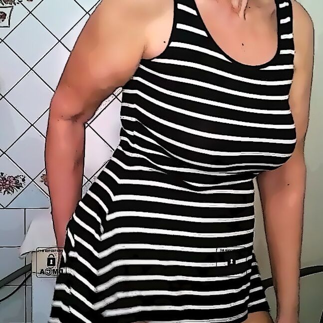 Striped dress on Lukerye