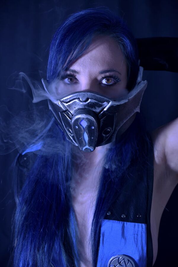 Lady SubZero Cosplay