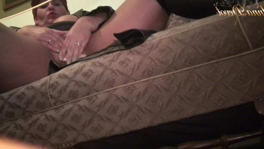 Masturbates secretly - be part under the table