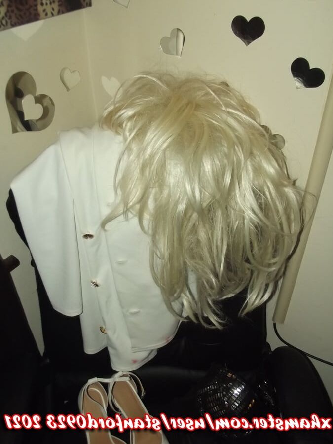 WHITE WHORE