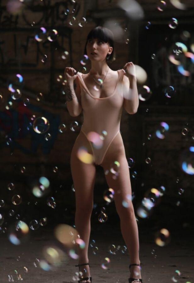 Bodysuit Fetish Lou Nesbit. Lia Louise