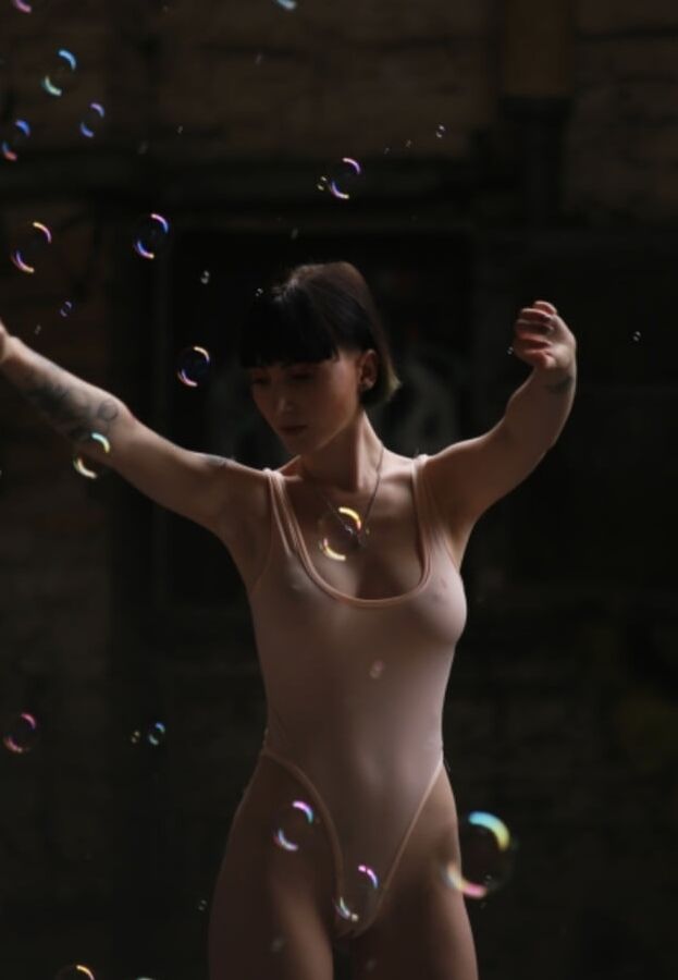Bodysuit Fetish Lou Nesbit. Lia Louise