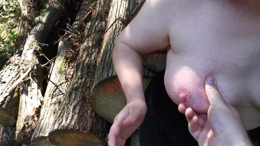 Tit slapping red for fun while hiking