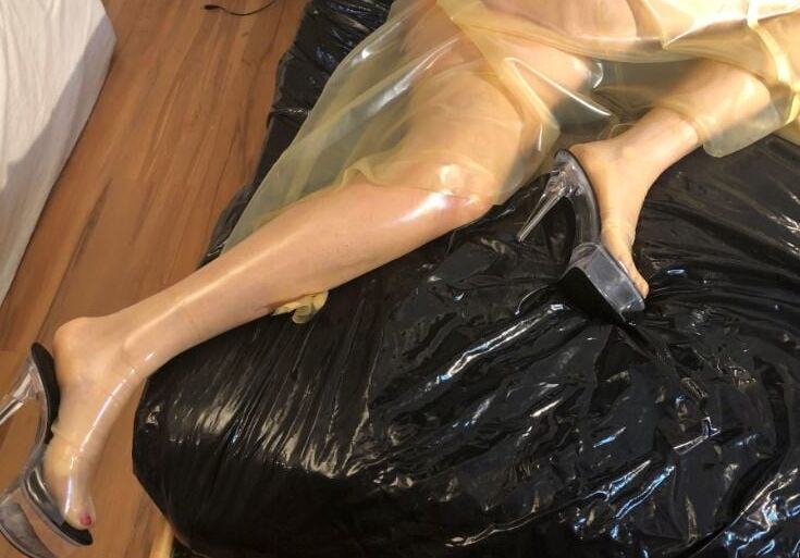 Transparent Latex Masturbation