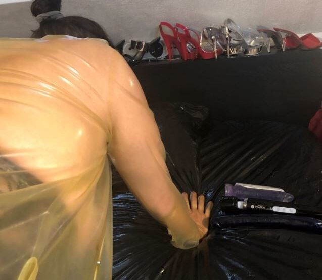 Transparent Latex Masturbation