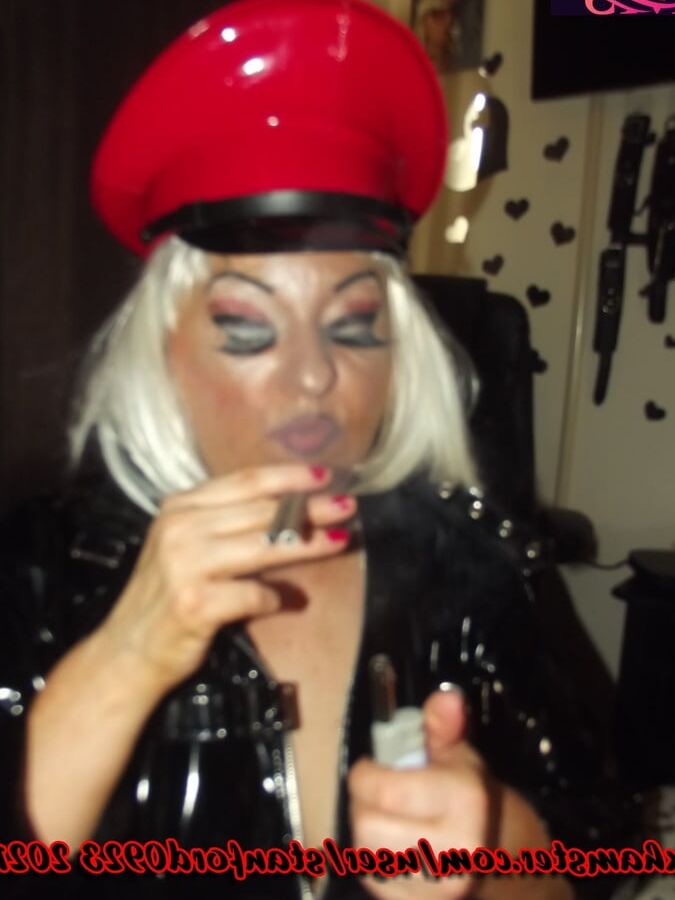 MISTRESS SMOKE PT1