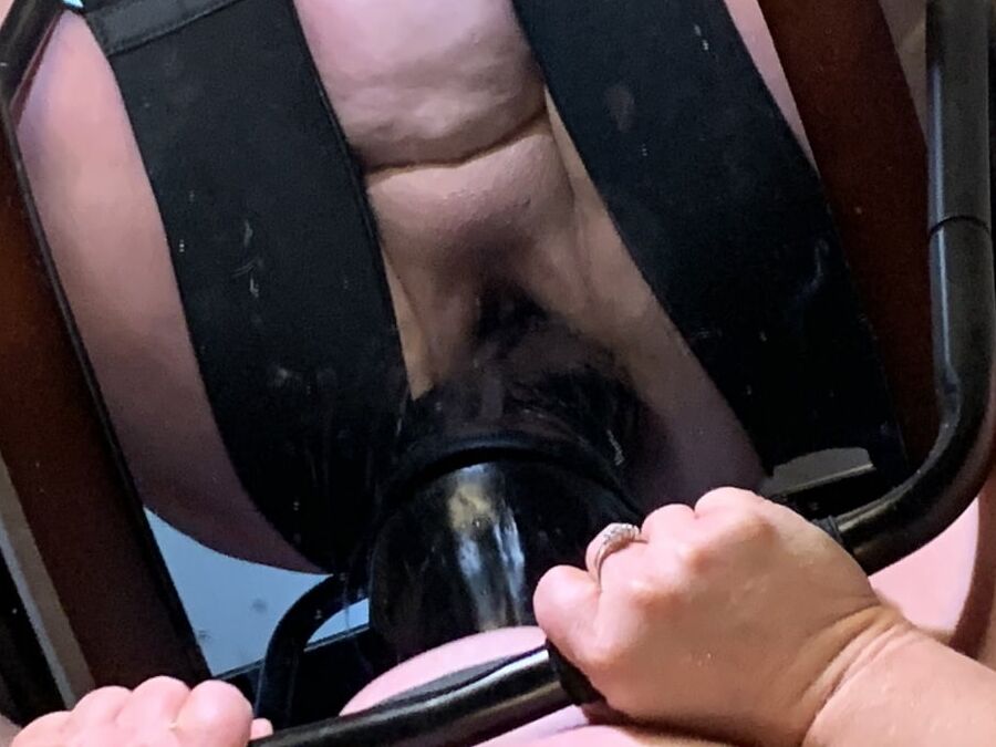 Sexy BBW Pussy Stretching Photoset