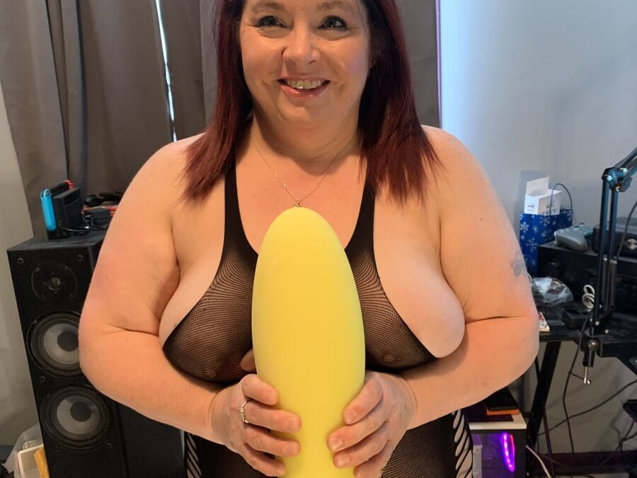 Sexy BBW Pussy Stretching Photoset