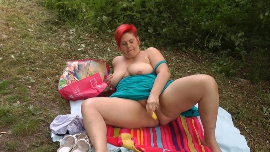 At the lake masturbated