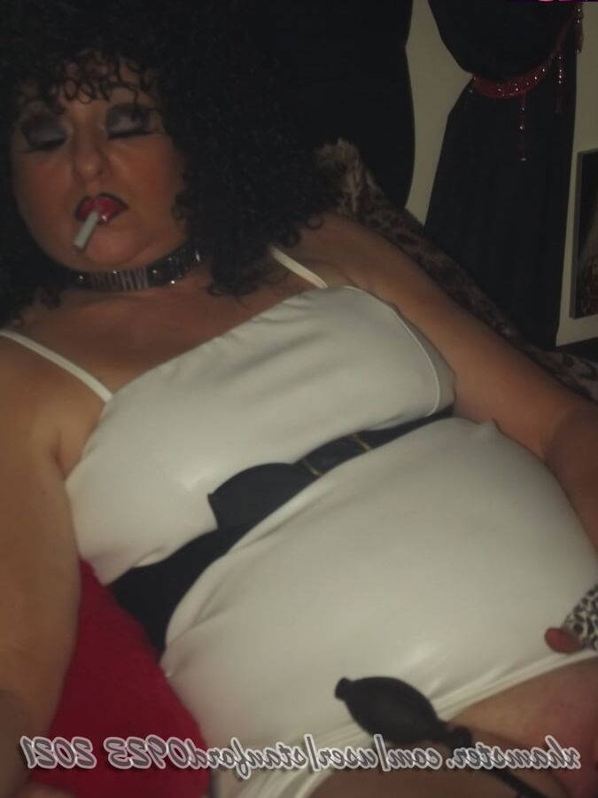 WHITE SOKING WHORE
