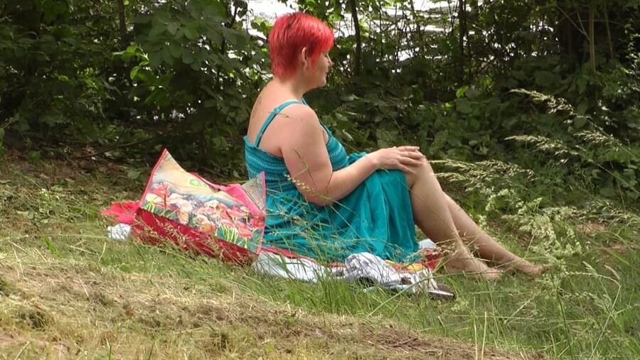 At the lake masturbated