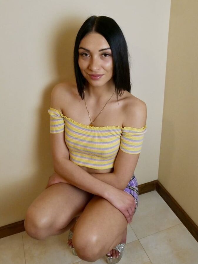 Bogini Gypsy Queen non nude photos