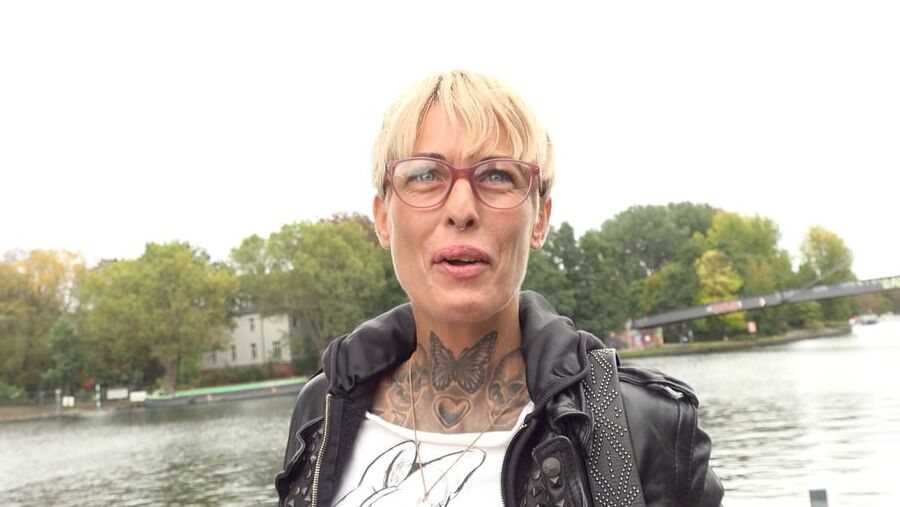 GERMAN SCOUT - SKINNY MILF VICKY ROUGH PICKUP FUCK IN BERLIN