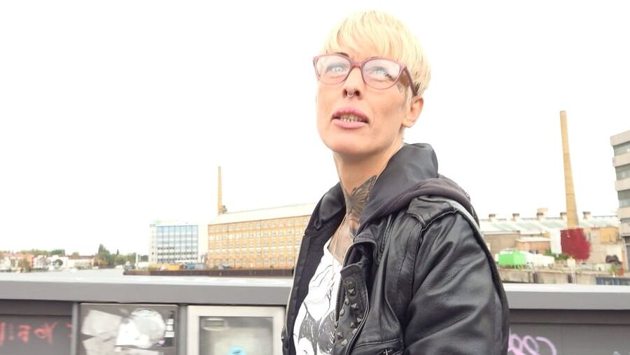 GERMAN SCOUT - SKINNY MILF VICKY ROUGH PICKUP FUCK IN BERLIN