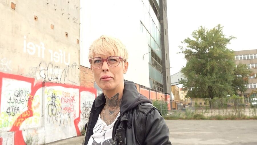 GERMAN SCOUT - SKINNY MILF VICKY ROUGH PICKUP FUCK IN BERLIN