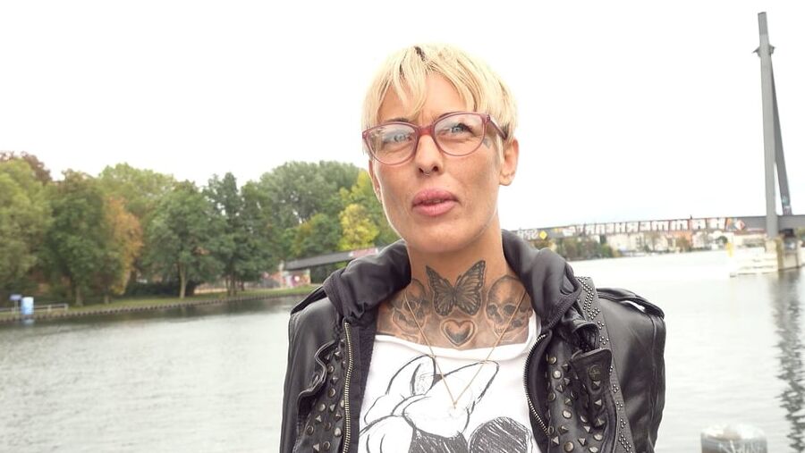 GERMAN SCOUT - SKINNY MILF VICKY ROUGH PICKUP FUCK IN BERLIN