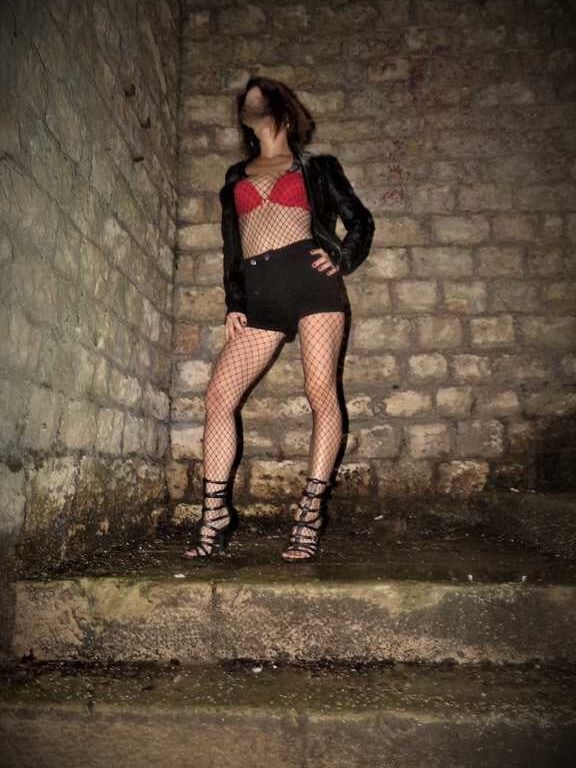 High heels and mini-Short Outside- Short et Talons haut sexy