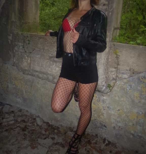 High heels and mini-Short Outside- Short et Talons haut sexy