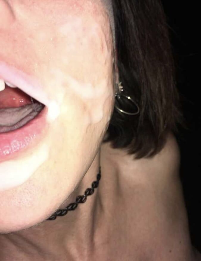 Petite chienne salope soumise - French slut bitch