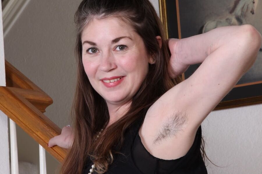 Susana Moore from OlderWomanFun