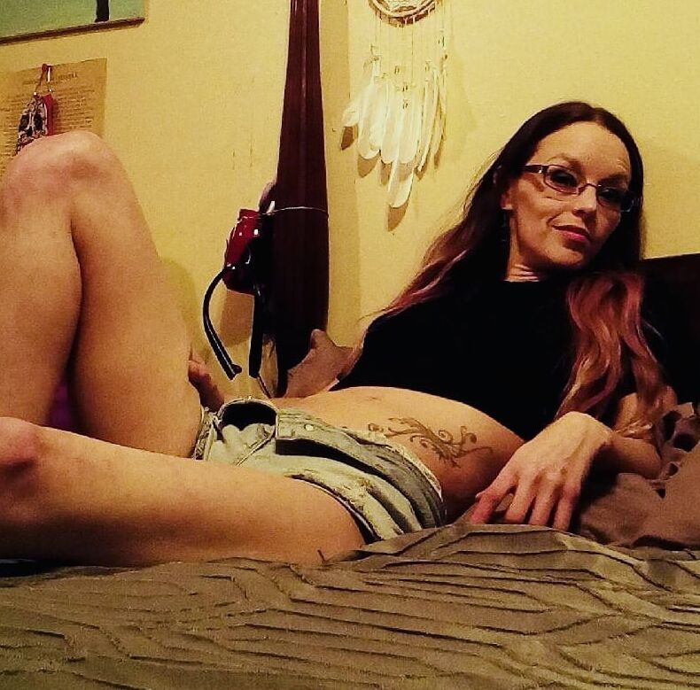 SEXY LIL Wife