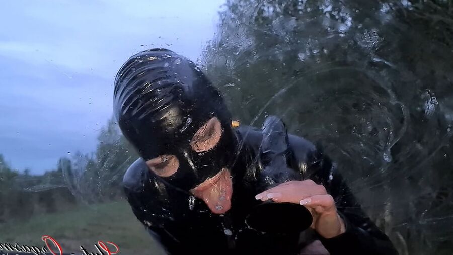 Slave Slut-Orgasma Celeste a dirty mess on  the car  window