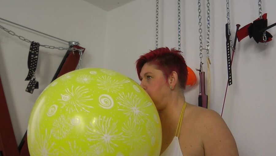 The ride on the big yellow balloon
