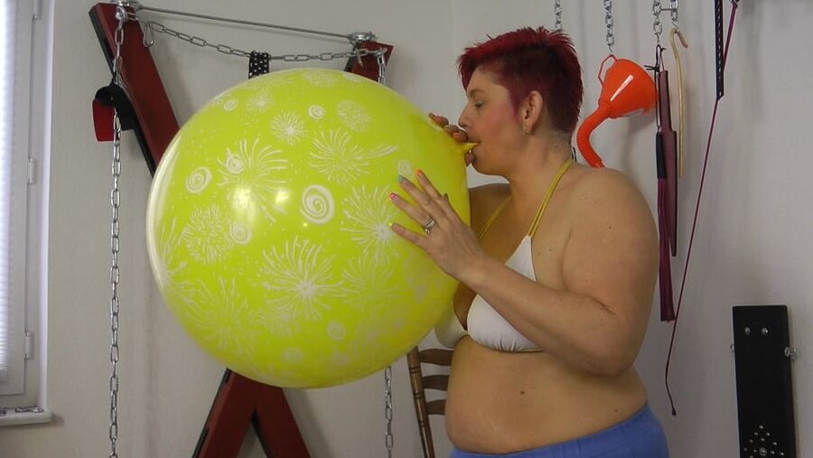 The ride on the big yellow balloon