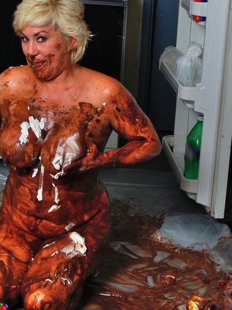 Mature Blonde Dana Hayes Wet and Messy with Ice Cream