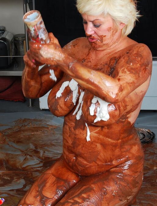 Mature Blonde Dana Hayes Wet and Messy with Ice Cream