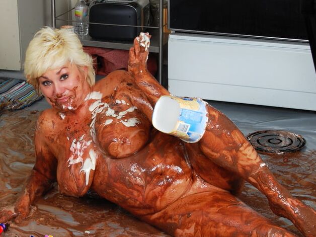 Mature Blonde Dana Hayes Wet and Messy with Ice Cream