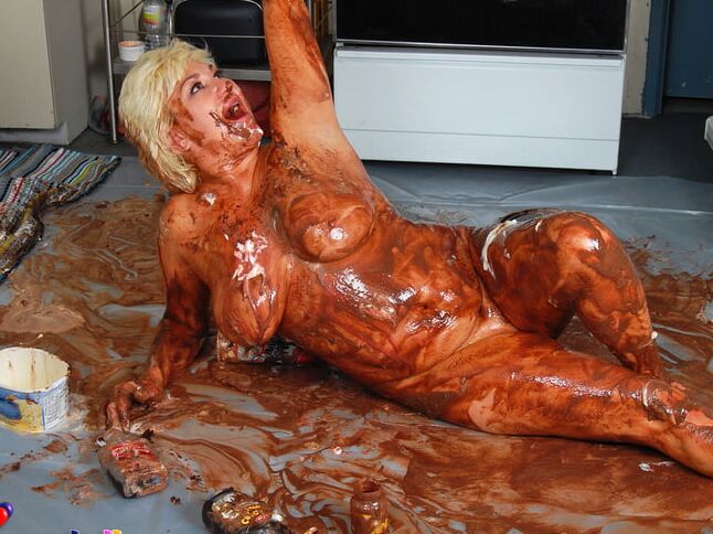Mature Blonde Dana Hayes Wet and Messy with Ice Cream