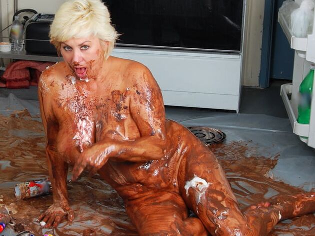 Mature Blonde Dana Hayes Wet and Messy with Ice Cream