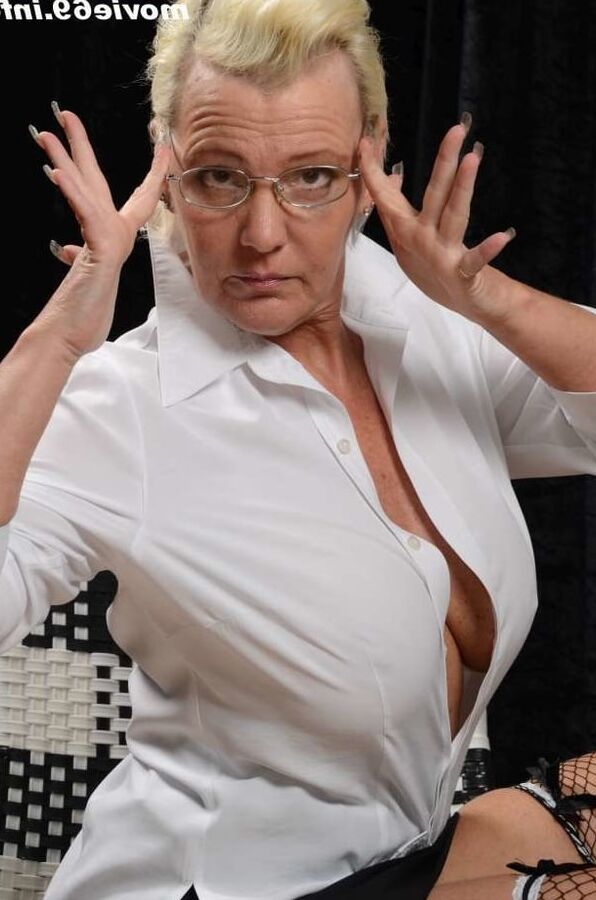 Photoshooting with MILF Jill Summer