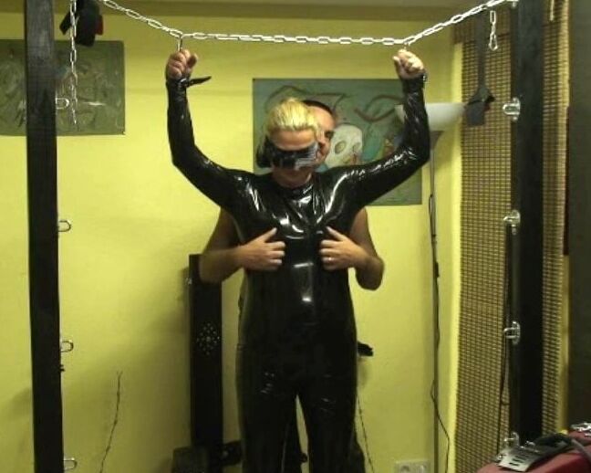Annadevot: 3some with latex slave