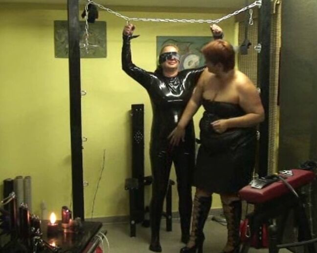 Annadevot: 3some with latex slave
